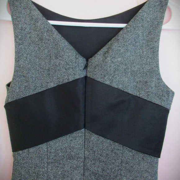 Size S (2) Tara Subkoff for Bebe 60s MOD Style Black/Gray Dress/Pinafore - Picture 7 of 10